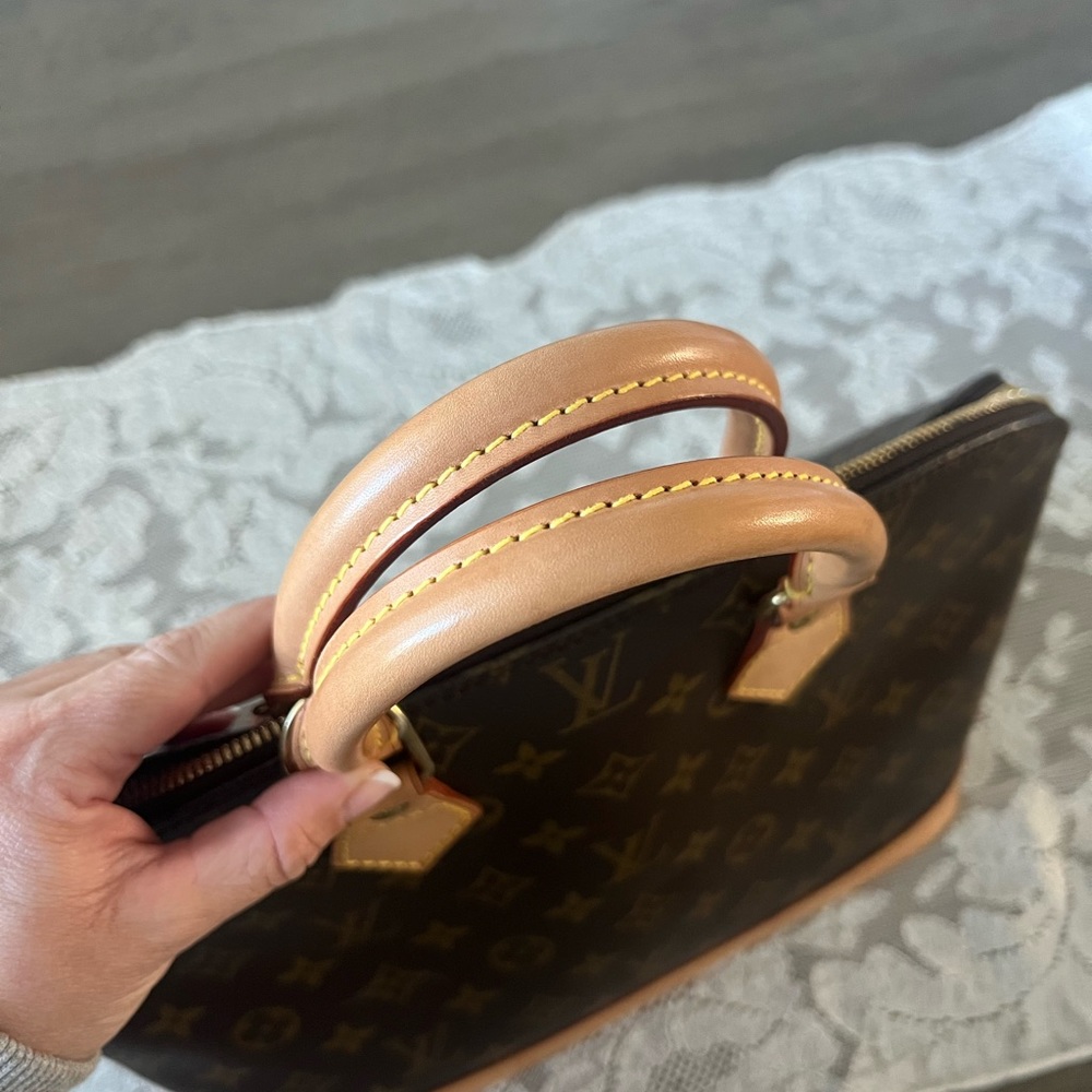 Authentic Louis Vuitton Alma PM - Picture 6 of 11
